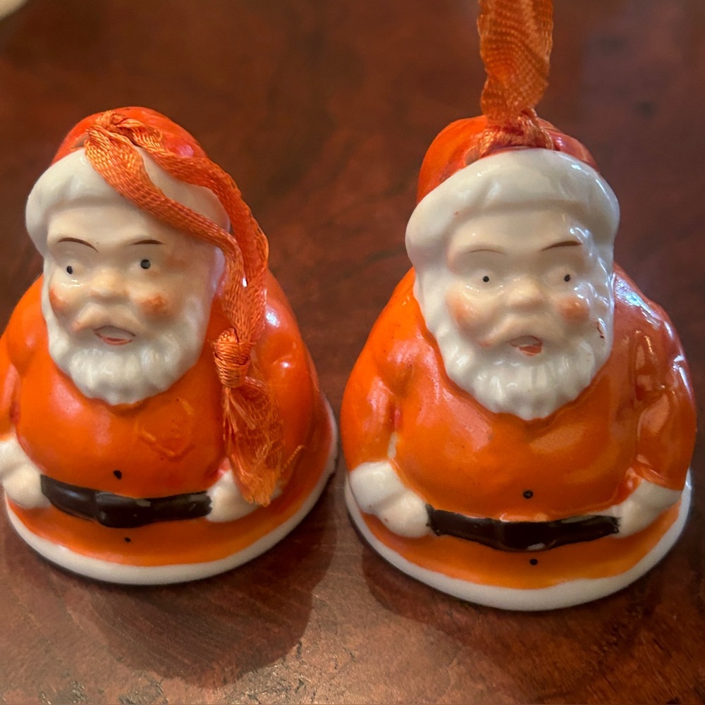 Vintage Porcelain Christmas Bell/ Ornament Santa 1940’s/1950’s Made in Japan